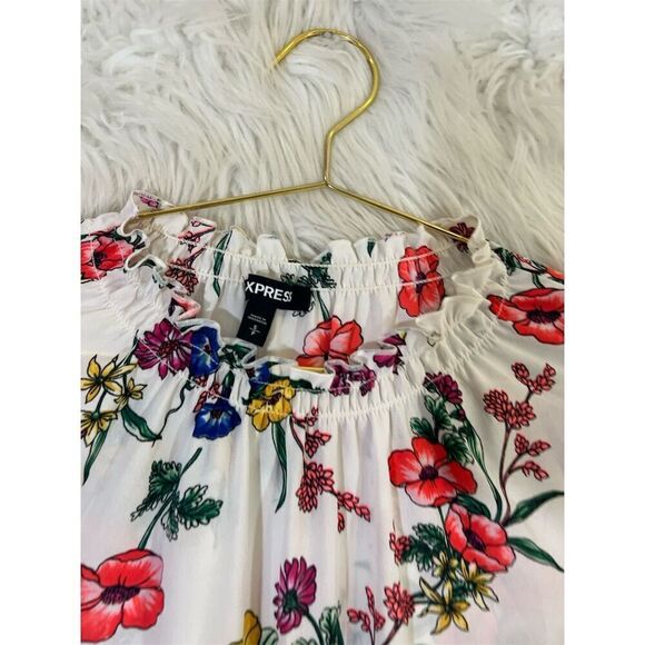 Express Women's Floral Blouse Multicolor Sizes Short Sleeve ruffle Neck - Picture 4 of 6